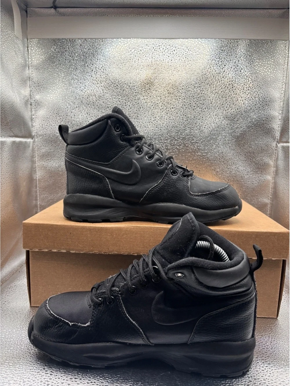 Nike manoa leather boots triple black GS